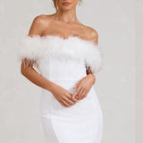 Robe Mini à Paillettes Hors-Épaule avec Finition en Plumes